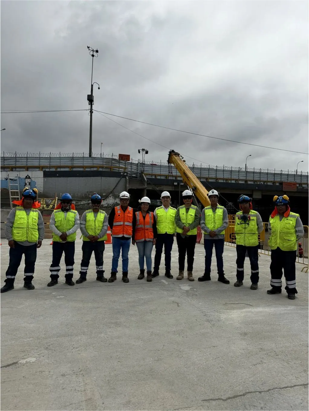 Equipo de campo de Gerar Proyectos con EPP en obra