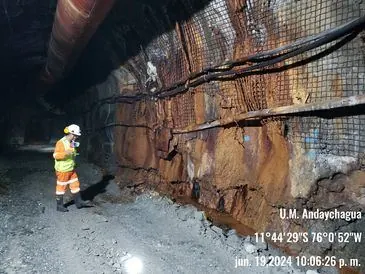 Trabajos en interior de unidad minera